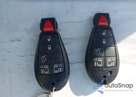 2016 Chrysler Town & Country Touring z USA, uszkodzony, nr VIN 2C4RC1BG7GR164716